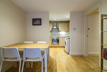 2 bed house, Ropewalk Court, Arboretum, Nottingham, NG15AD - Image 1